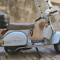 Vespa arcobaleno 125 anno 84 ( con pezzi DR 155 )