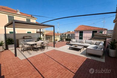 Spotorno si propone trilocale con terrazzo