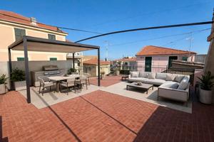 Spotorno si propone trilocale con terrazzo