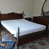 Stanza da letto matrimoniale (A F F A R E)