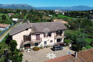 PORZIONE DI BIFAMILIARE A VALMONTONE