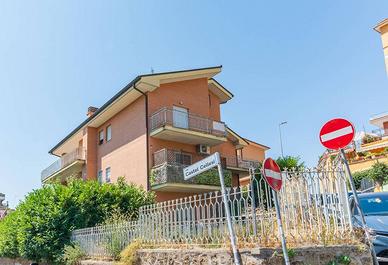 Appartamento di 100 m² con 4 locali a Roma