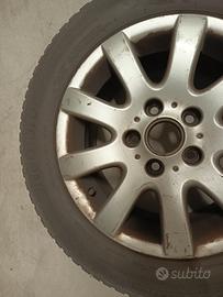 Cerchi in lega con gomme invernali