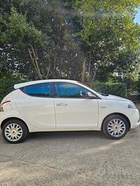 Lancia Ypsilon 1.2 5 porte GPL okneopatentati