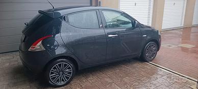 Lancia Ypsilon EcoChic Gpl