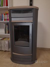 termostufa a pellet con pietra ollare da 14 kw