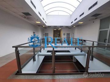 Immobile di 150 m² con 5 locali a Buccinasco