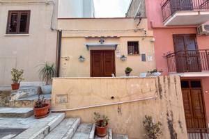 Casa indipendente a Castellammare, Via Cascio