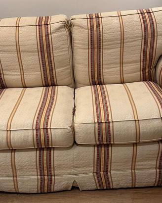 2 Divani da 2 posti ognuno