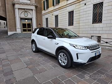 Land Rover Discovrty sport van