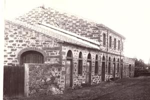 Rustico/edificio-Terreno