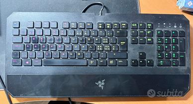 tastiera gaming Razer, modello RZ03-0150.