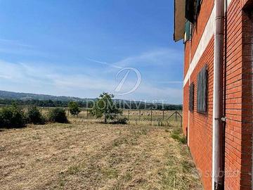 Villa di 540 m² con più di 5 locali e posto auto a