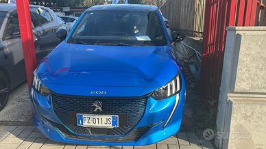 Peugeot 208 motore elettrico 136 CV 5 porte GT-LIN