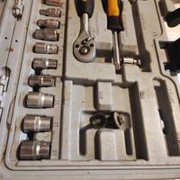 SET DI CHIAVI A BUSSOLA E CRICCHETTO 