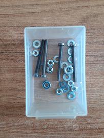 4 viti a taglio con bulloni e rondelle