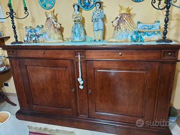 Credenzone e vetrina in arte povera