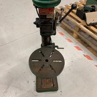 Trapano a colonna da banco