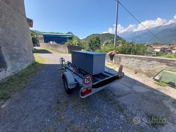 Carrello per pit bike con cassone portaricambi