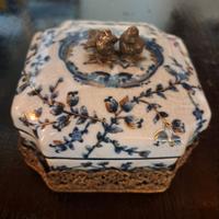 scatola blu con base in bronzo The Royal Family