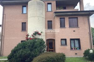 3 locali in contesto recente