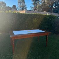 Tavolo con piano in ceramica a mosaico