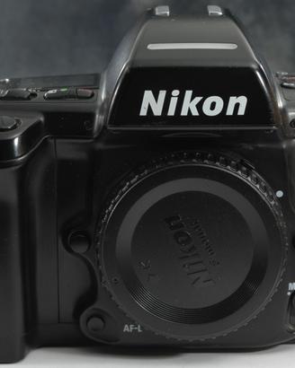 NIKON F90X CON DORSO DATA MF-25