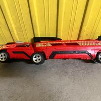 Hot wheels super transporter