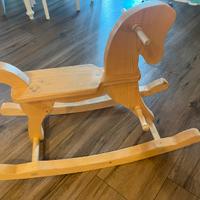 Cavallino dondolo legno fatto a mano