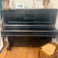 Pianoforte verticale antico marca Neumeyer
