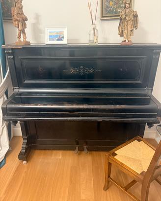 Pianoforte verticale antico marca Neumeyer