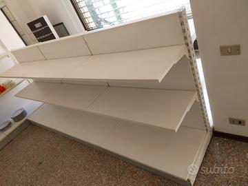 scaffalatura negozio 