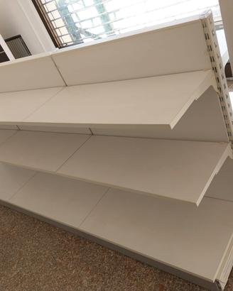 scaffalatura negozio 
