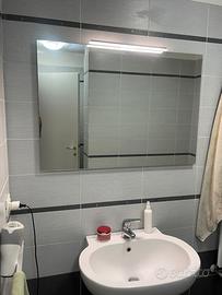 Specchio per bagno illuminato