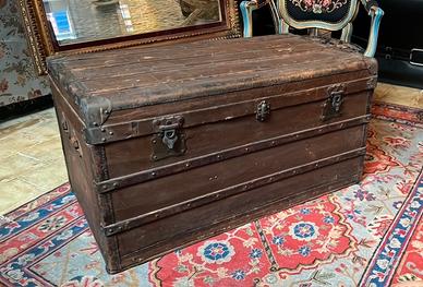 Baule in legno e cuoio antico