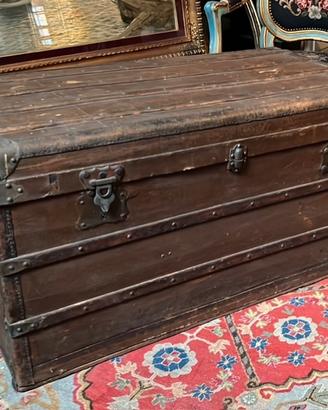 Baule in legno e cuoio antico
