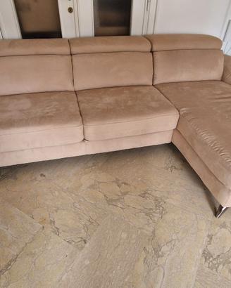 Divano con Chaise Long marca Dondi, mai usato, 50%