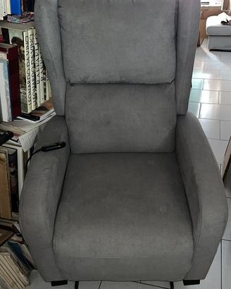 Poltrana per anzini con telecomando reclinabile