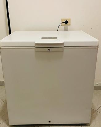 Congelatore a pozzetto