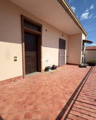 4 LOCALI A VILLA DI BRIANO