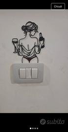 Donna con un calice di vino Rosso stampata in 3D