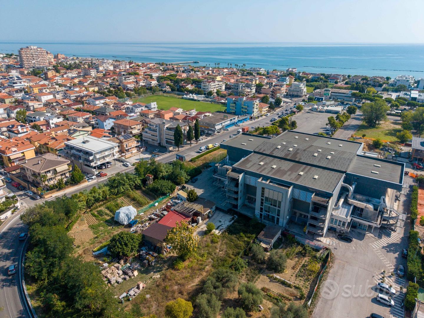 Roseto/Abruzzi - Terreno con annesso - Vista 4