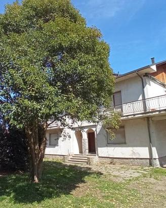 Casa indipendente con giardino a Borgomanero