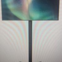 Supporto tv con ruote