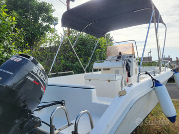 Terminal boat 18 con suzuki 40 4 tempi