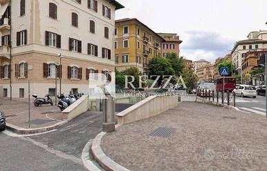 Box / Garage di 14 m² a Roma
