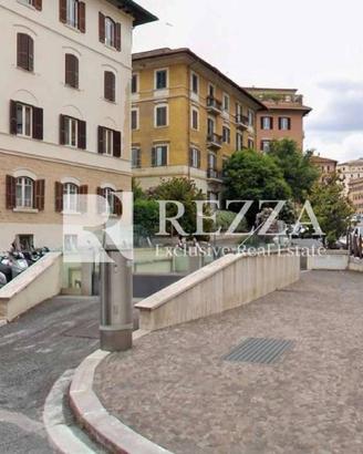 Box / Garage di 14 m² a Roma