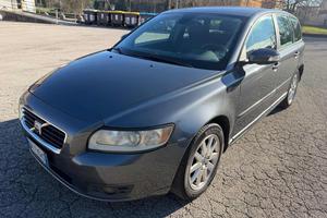 VOLVO V50 1.6 D cat Summum senza nessun lavoro d