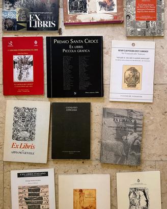 In blocco 12 volumi concorsi ex libris