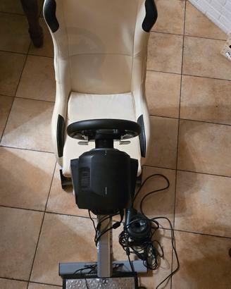 Postazione gaming Playseat con volante Trustmaster